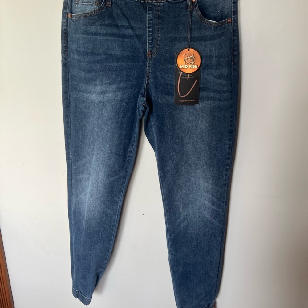Dark Wash Mid Rise Jeans with Faded Detail